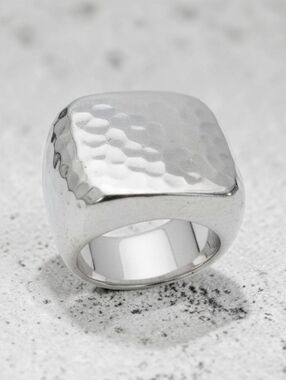 Hammered Square Statement Ring ▪︎ Silver ▪︎ Sz 7.5"